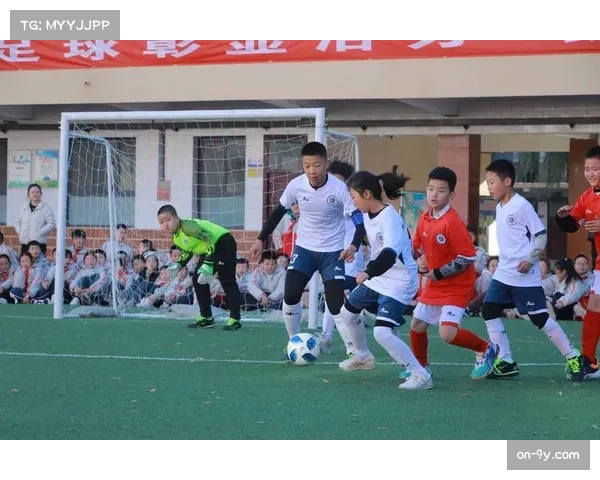 “足球进校园”项目报告：四月覆盖都灵百所小学，近万学生参与